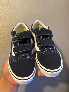 Vans Kids Navy and White Velcro Old Skool Sneakers